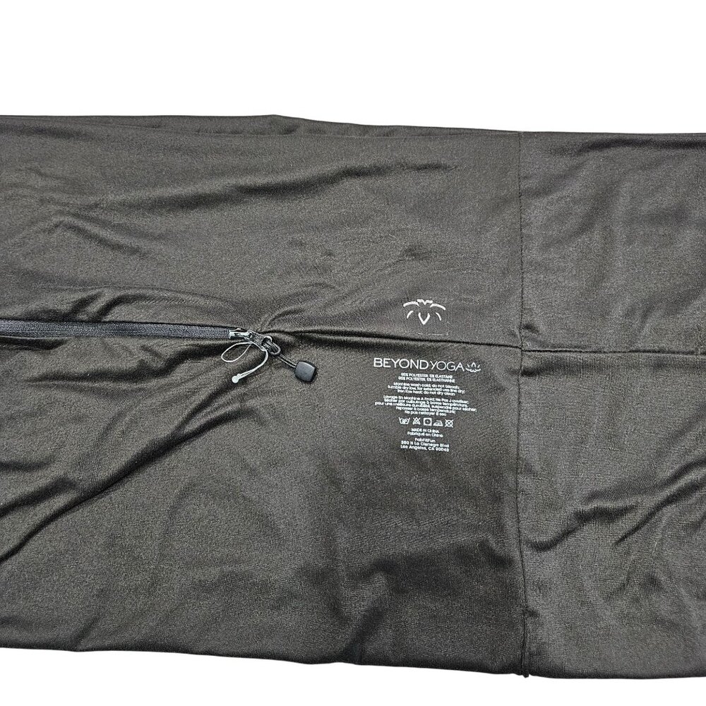 Beyond‎ Yoga NWOT Grey Infinity Scarf Zipper Pocket Lightweight Womens Accessory